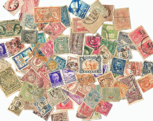 Filatelia - Oportunidade: mais de (100) selos antigos diversos países, alguns clássicos. Conservação
