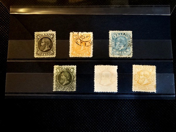 Brasil II Império, lote com selos D. Pedro II "Cabeça Grande" incluindo o 200 réis. Novo. No