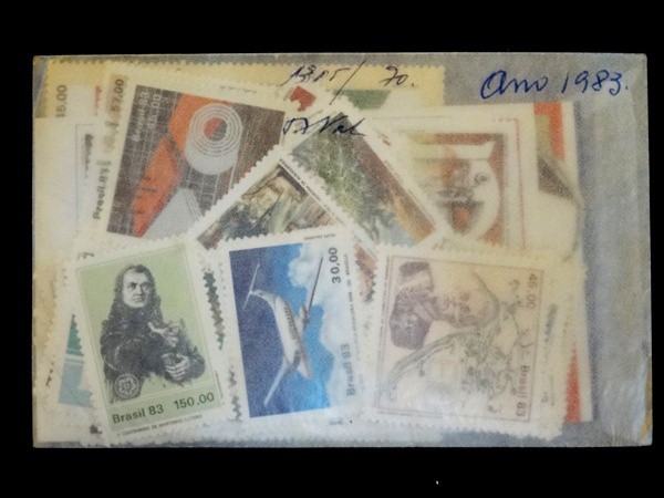 Brasil, ano completo de 1983 com selos comemorativos e blocos novos.