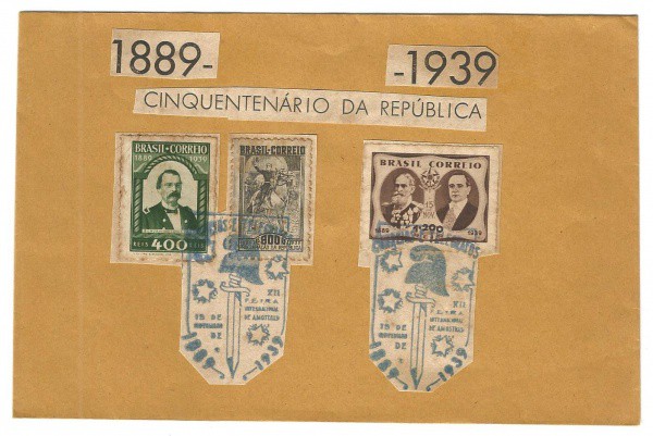 Envelope com três selos comemorativo ao Cinquentenário da República 1889 - 1939. Bem conservado.