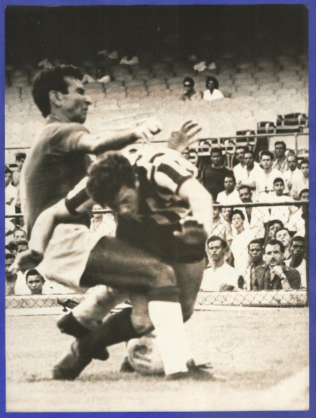 Fotografia : FUTEBOL - Paulinho, Botafogo 1966. tamanho 24 x 18 cm. MBC