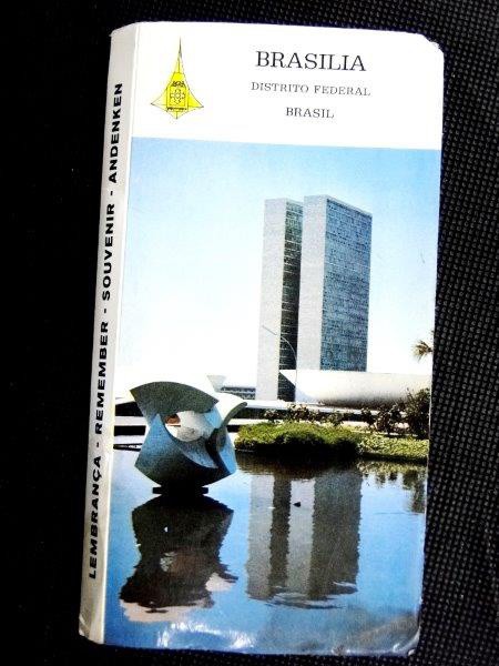 Brasília, cartela com 12 postais déc. 60/70, em BEC.