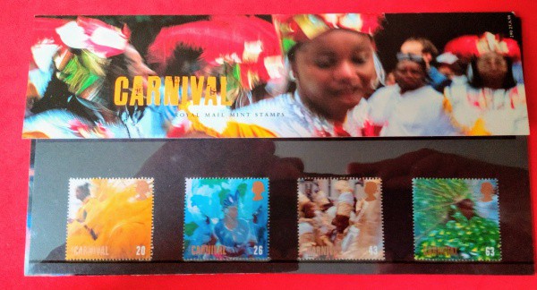 Filatelia, Conjunto de 4 selos comemorativos do carnaval, procedência Royal Mail Mint Stamps, encart