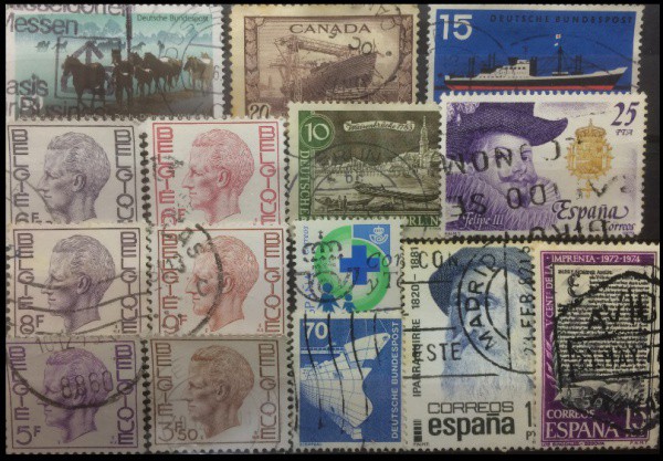 UNIVERSAIS   - LOTE COM 15 SELOS CLASSICOS EM EXCELENTE ESTADO DE CONSERVAÇÃO !
