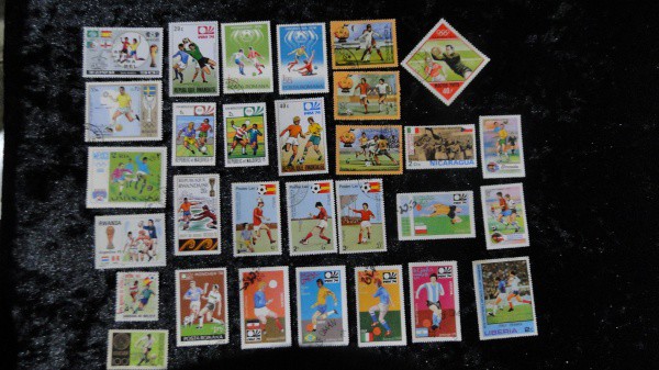 TEMÁTICOS: FUTEBOL - 30 SELOS - DIVERSOS PAÍSES, LINDO LOTE, VEJA TODAS AS FOTOS