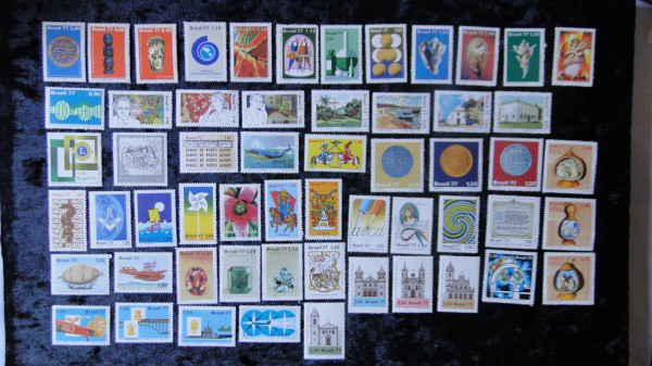 1977 - NOVOS - BRASIL ANO COMPLETO - SÓ OS COMEMORATIVOS - 57 SELOS - VEJA TODAS AS FOTOS