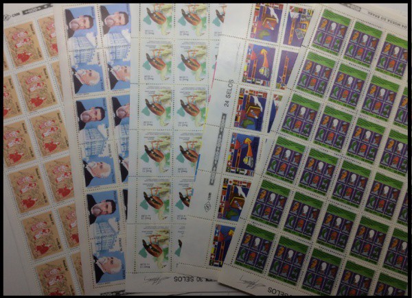 BRASIL - LOTE COM 5 FOLHAS  COMPLETAS DE SELOS COMEMORATIVOS  EM ESTADO MINT DE CONSERVAÇÃO !