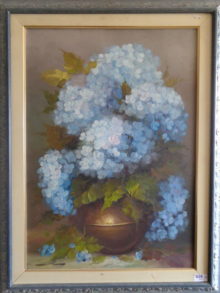 AM075, DAVI, óleo sobre tela, representando hortênsias, medindo 50 x 70 cm.