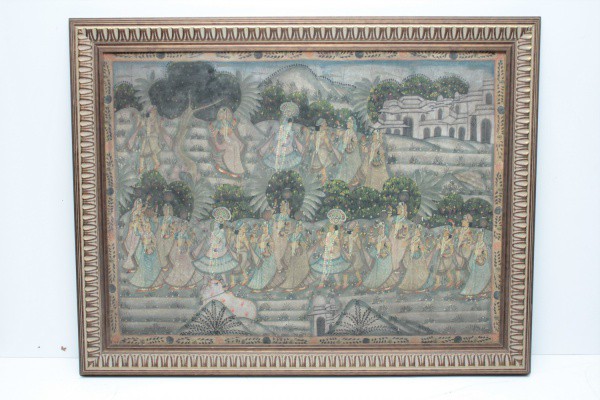 GRANDE E ANTIGO PANO INDIANO, PINTURA SOBRE TECIDO RICAMENTE POLICROMADA E DECORADO POR FIGURAS INDI