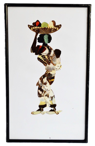 Antigo quadro da África do Sul com imagens de africana feito com asas de borboletas sobre cartão. Me