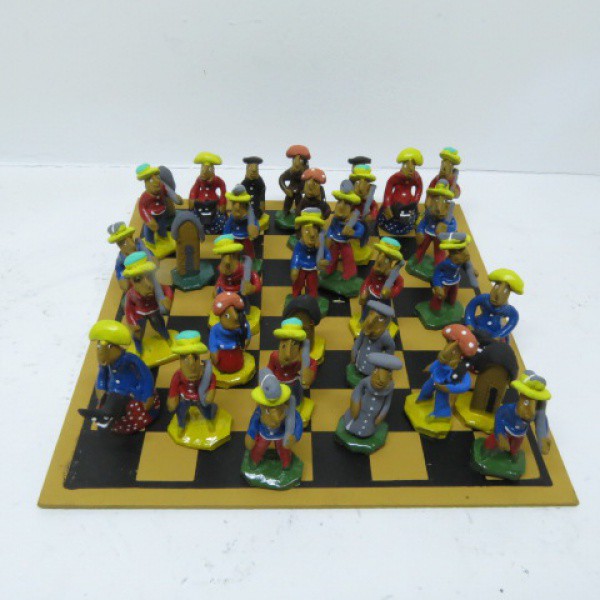 Arte Popular, Artesanato Pernambucano, jogo de xadrez com tabuleiro em madeira e peças em terracota,