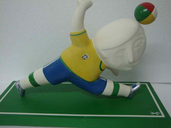 Inos Corradin - Jogador da Seleção - Escultura em Resina - 50x22x30