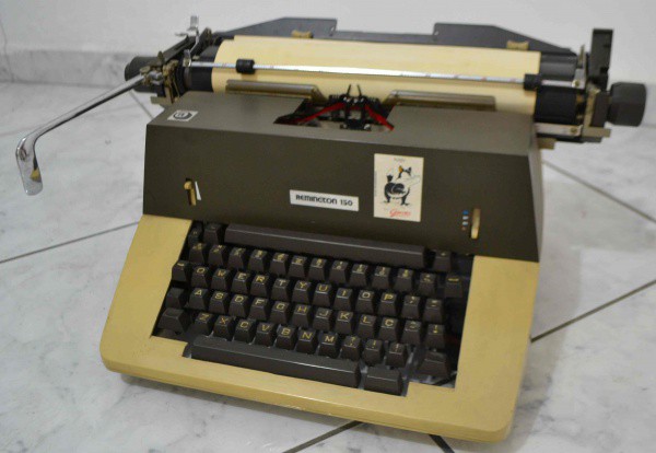 Máquina de Escrever Manual da Marca Remington 150    A RETIRAR EM GUARULHOS.