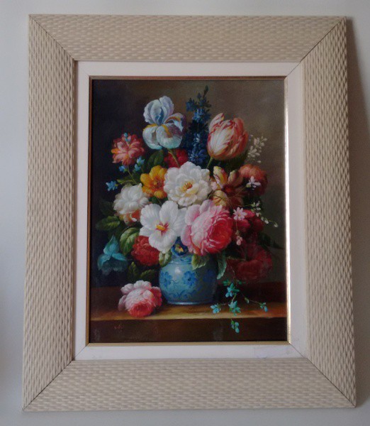 QUADRO ÓLEO SOBRE TELA,  " VASO COM FLORES ", ASSINATURA NÃO IDENTIFICADA. MOLDURA EM MADEIR