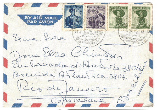 Envelope Via Aérea com conjunto filatélico Austríaco, 1957. Bem conservado.