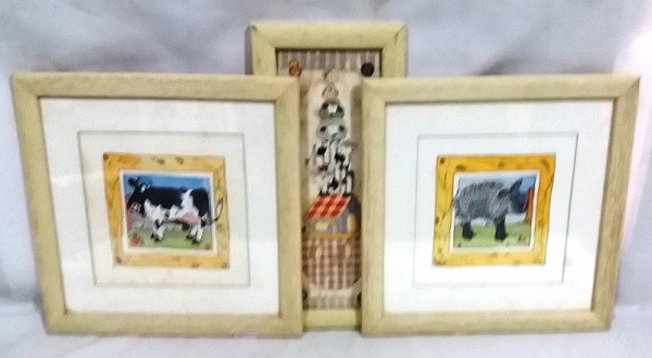 Lote de 3 quadrinhos decorativos sendo: vaca , ovelha e vaca com ovelha e casa, peça maior aprox. 24