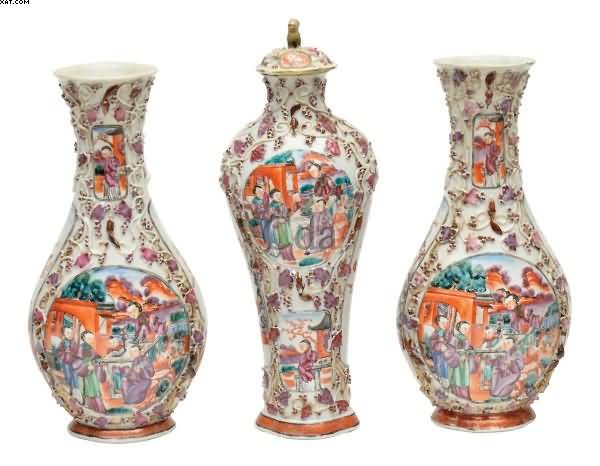 Par de vasos e potiche em porcelana chinesa da Cia das Índias