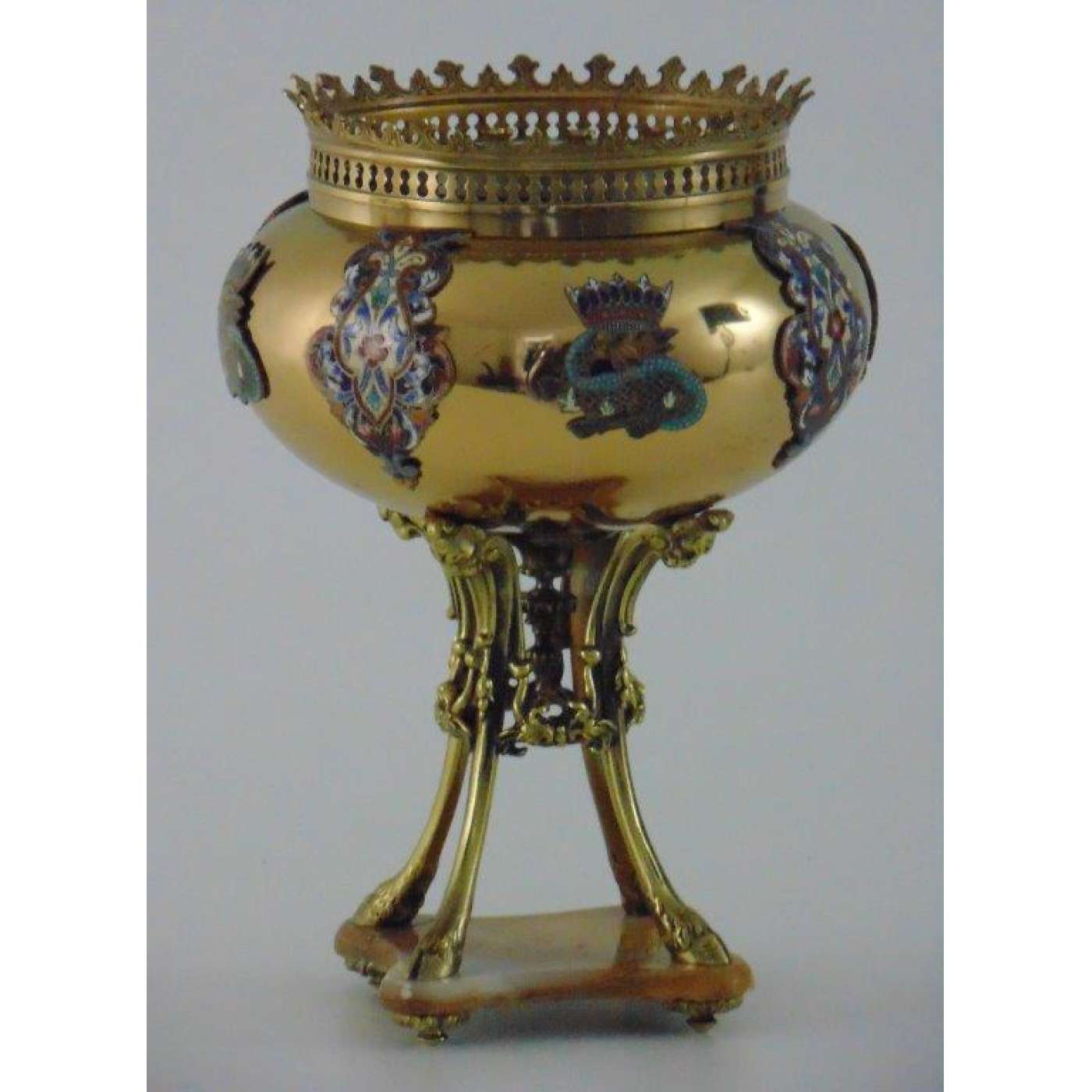 Vaso de bronze — Não identificado