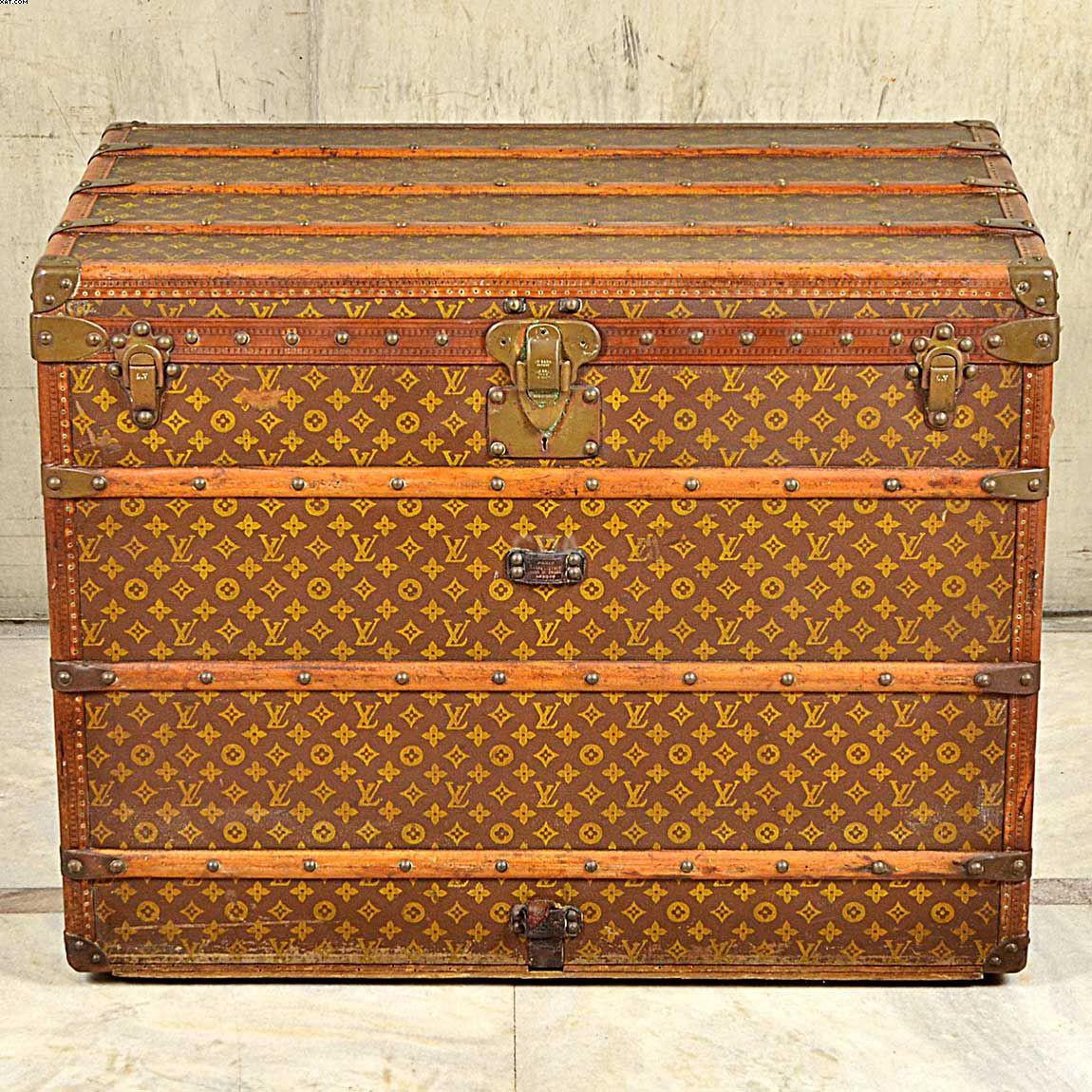 LOUIS VUITTON - Antigo baú de viagem