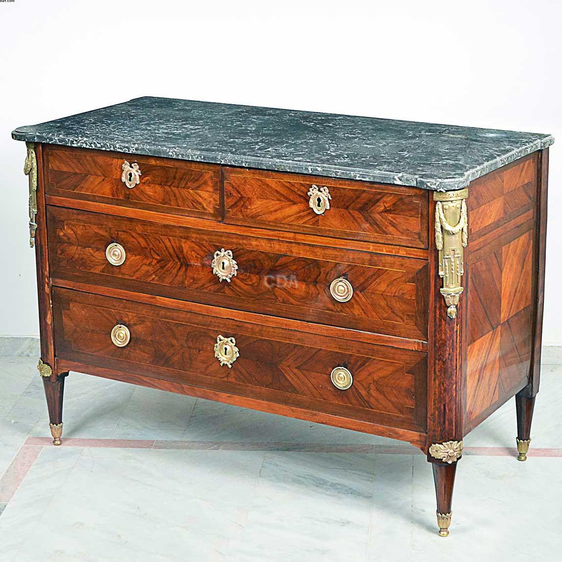 Grande cômoda francesa "Regency" 