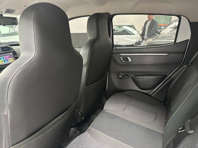 KWID OUTSIDER 1.0 - 2022/2023 - BRANCA 18