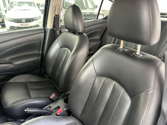 VERSA SL 1.6 AUT - 2018/2018 - PRETA 18