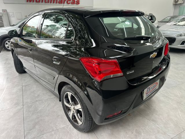 ONIX LTZ 1.4 AUT - 2017/2018 - PRETA 6
