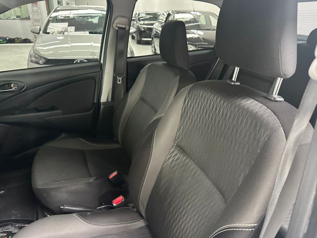 ETIOS SEDAN XS 1.5 AUT - 2016/2017 - PRATA 18