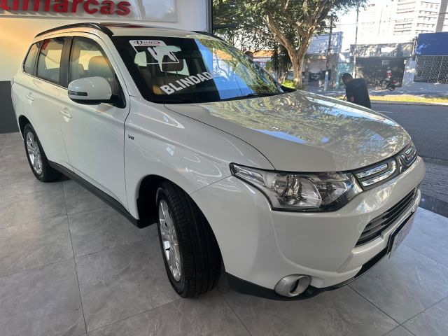 OUTLANDER GT 3.0 V6 - 2013/2014 - BRANCA 8