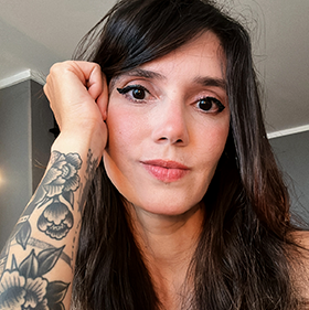 Foto da artista Juliana Fiorese
