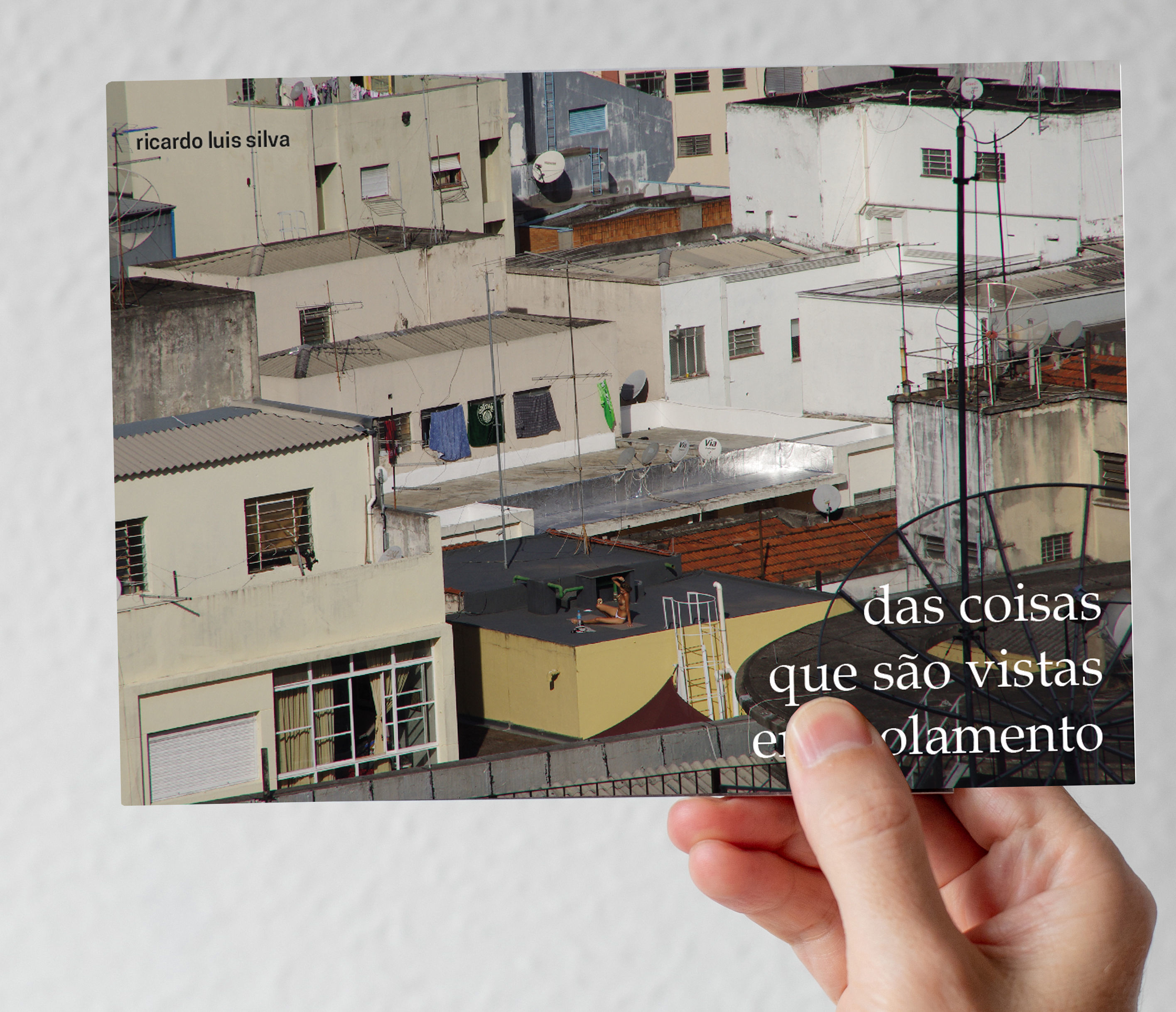 "LIVRO-ESTOJO"