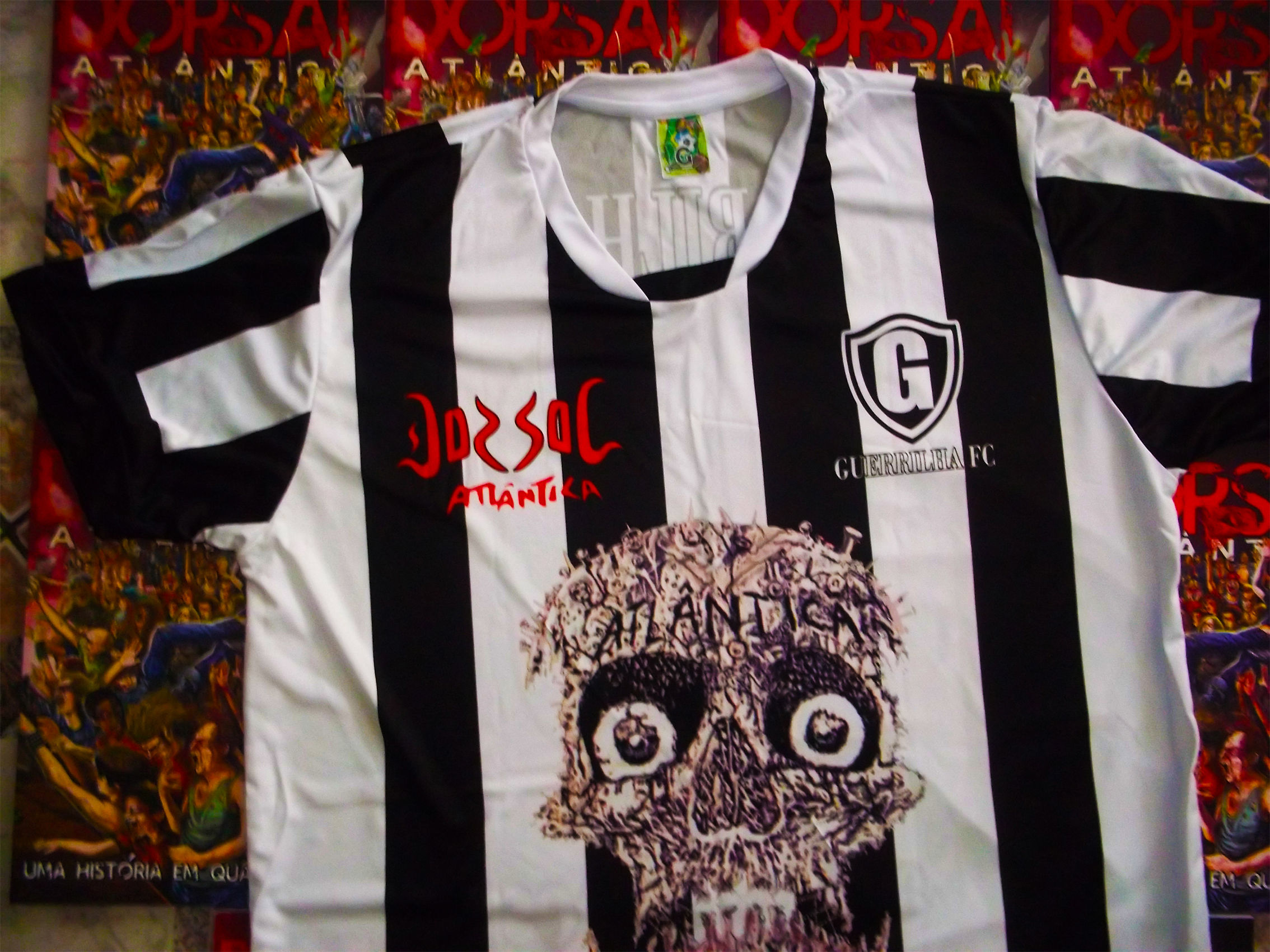 Um CD Pandemia, camiseta TIME GUERRILHA, HQ TUPI 2.