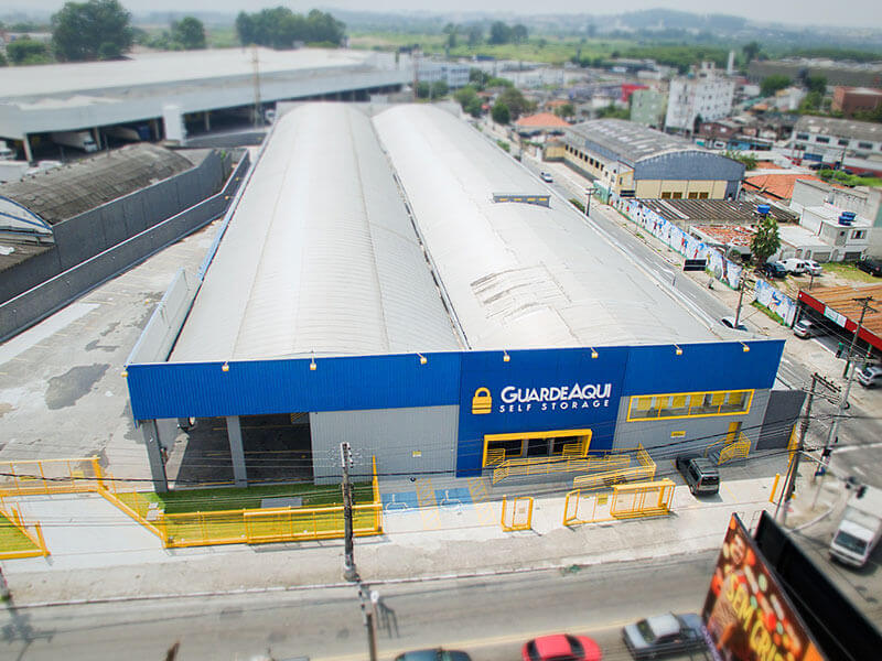 Fotografia da fachada do GuardeAqui Unidade Guarulhos