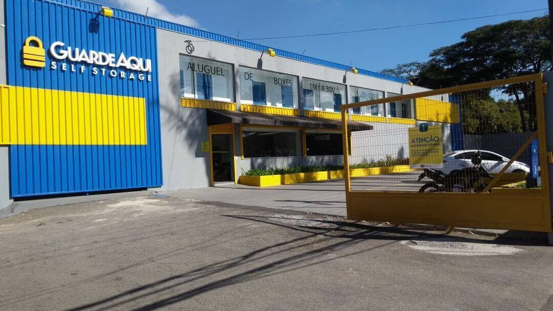 Fotografia da fachada do GuardeAqui Unidade Nações Unidas / Interlagos
