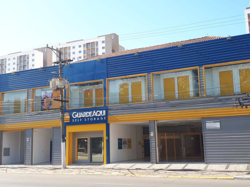 Fotografia da fachada do GuardeAqui Unidade Santa Cecília