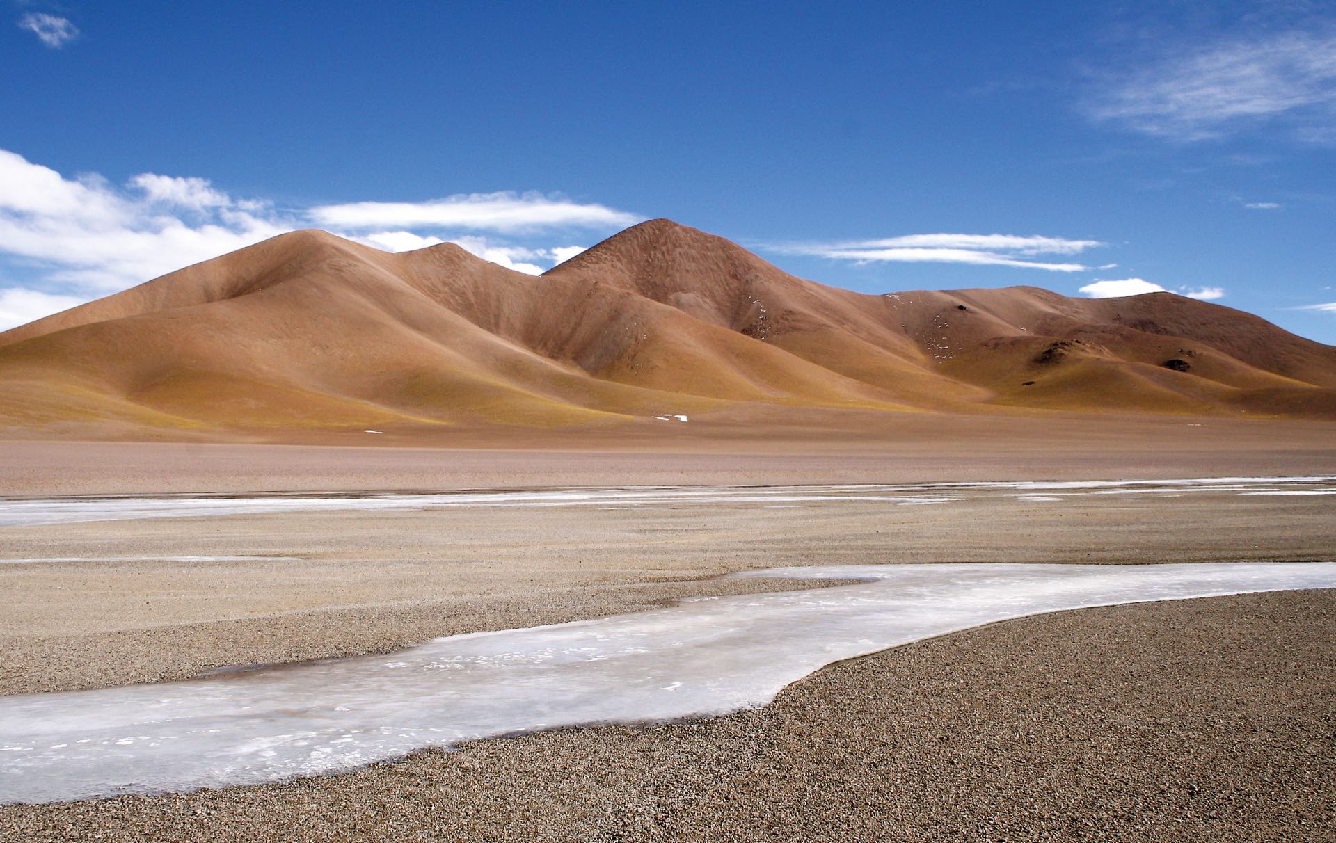 El desierto de Antofagasta de la Sierra en plena cordillera de los Andes.