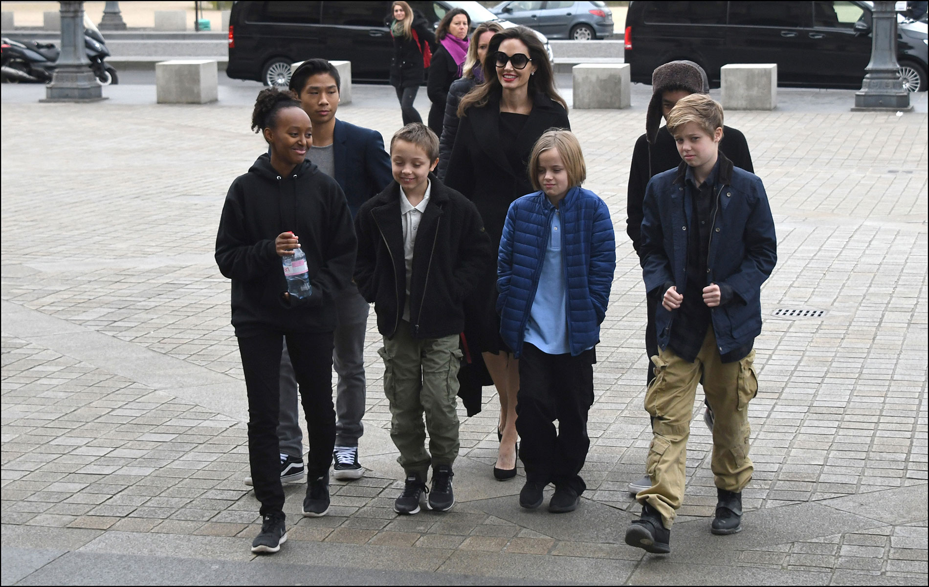 #parati-angelina-jolie-paris1