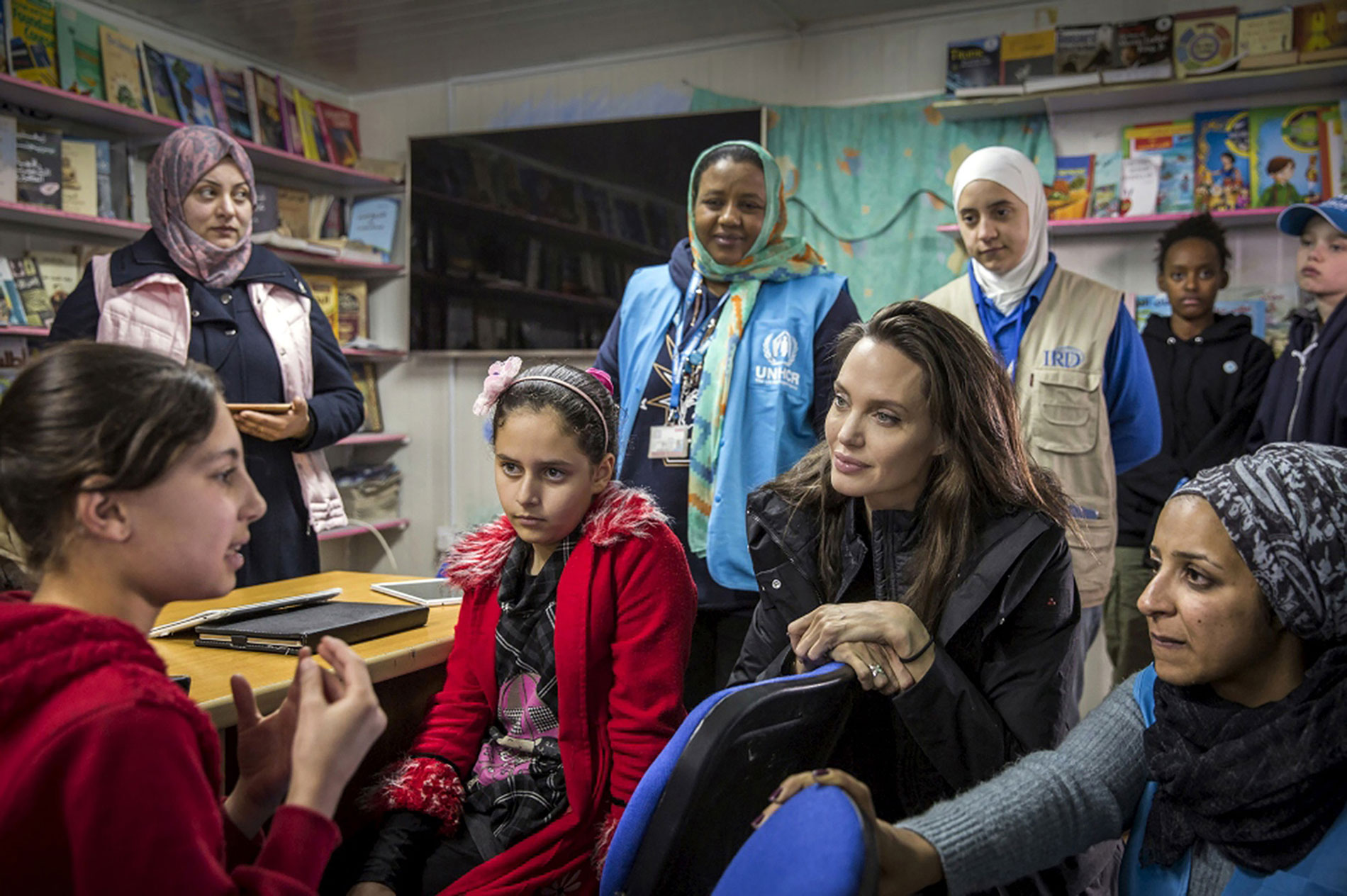 #parati-angelina-jolie-zatari-camp