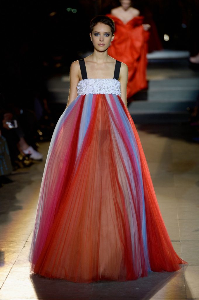 Vestidos de noche con fusión de géneros