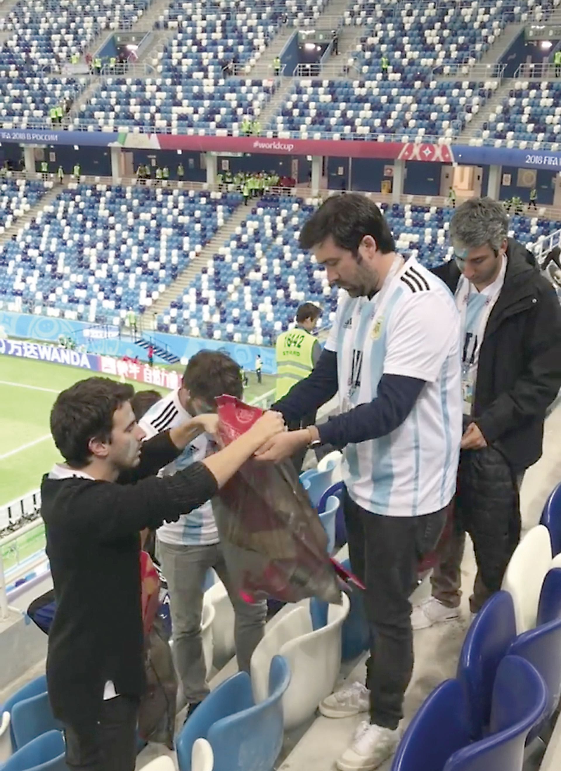 Los argentinos (@12enrusia) también se suman.
