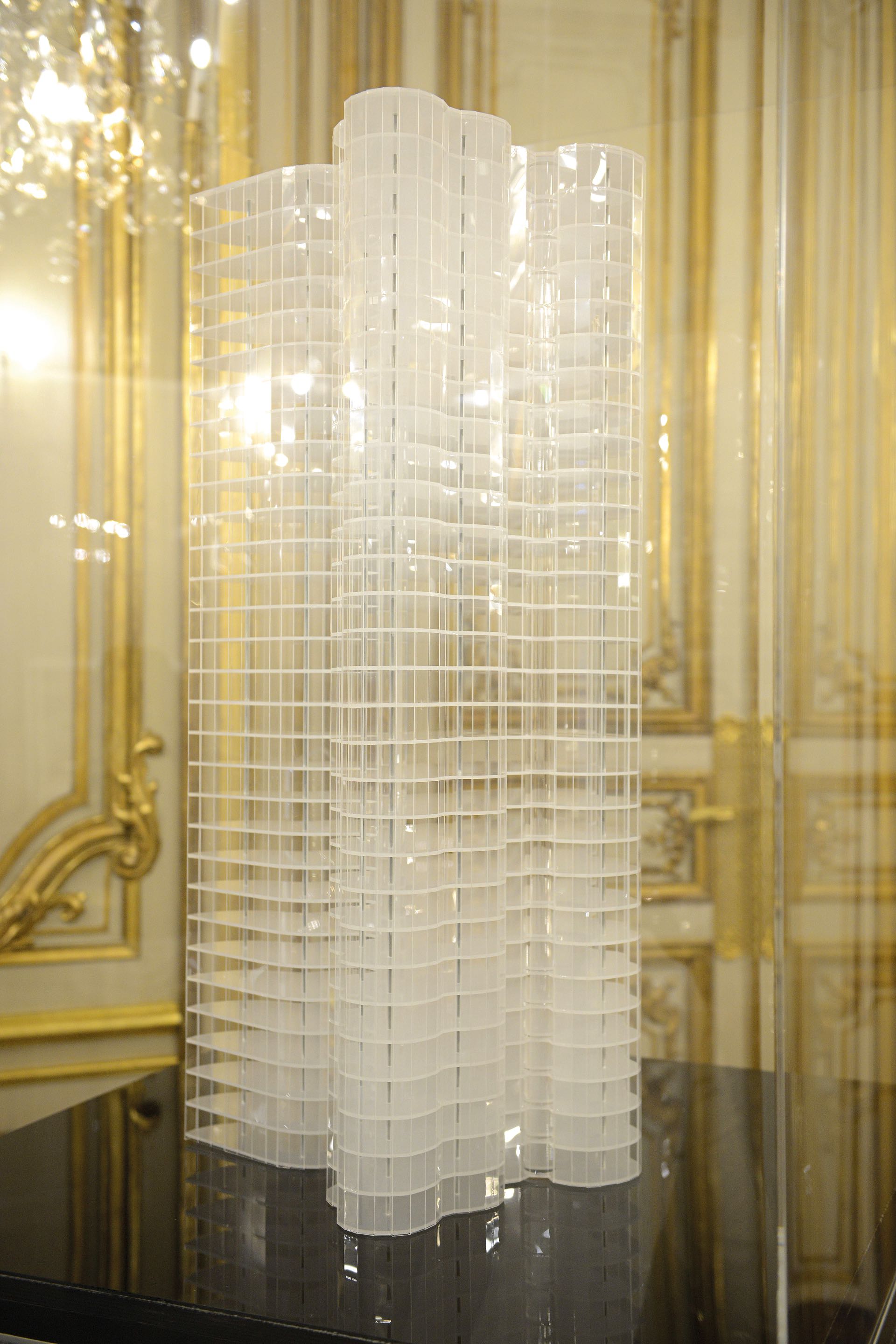 Maqueta de un diseño de hierro y vidrio de Mies van der Rohe