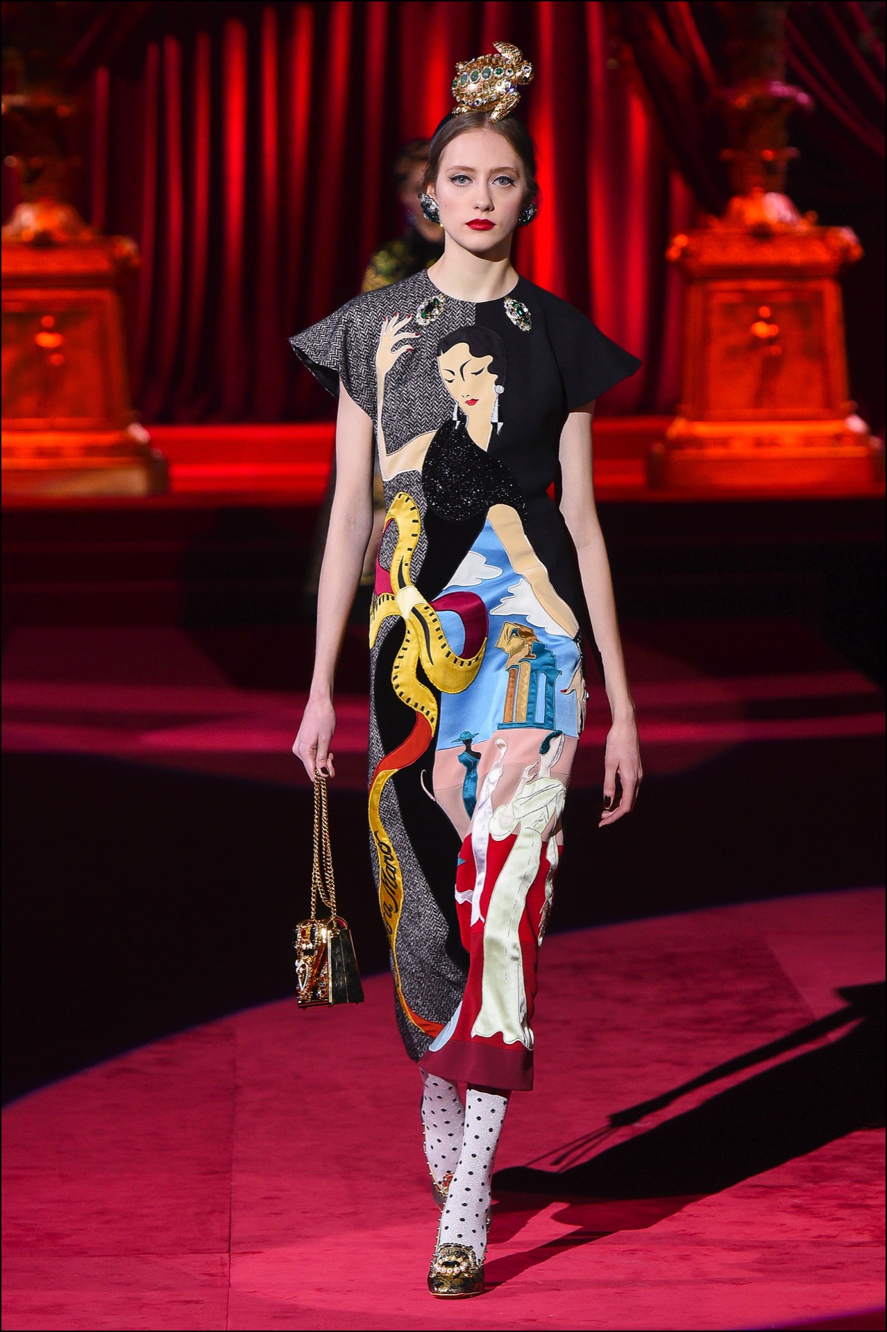 DÈfilÈ de mode Dolce & Gabbana lors de la fashion week automne/Hiver 2019/2020 ‡ Milan, le 24 fÈvrier 2019 Dolce & Gabbana show at Milan Fashion Week Autumn/Winter 2019/20 on February 20, 2019 in Milan, Italy.