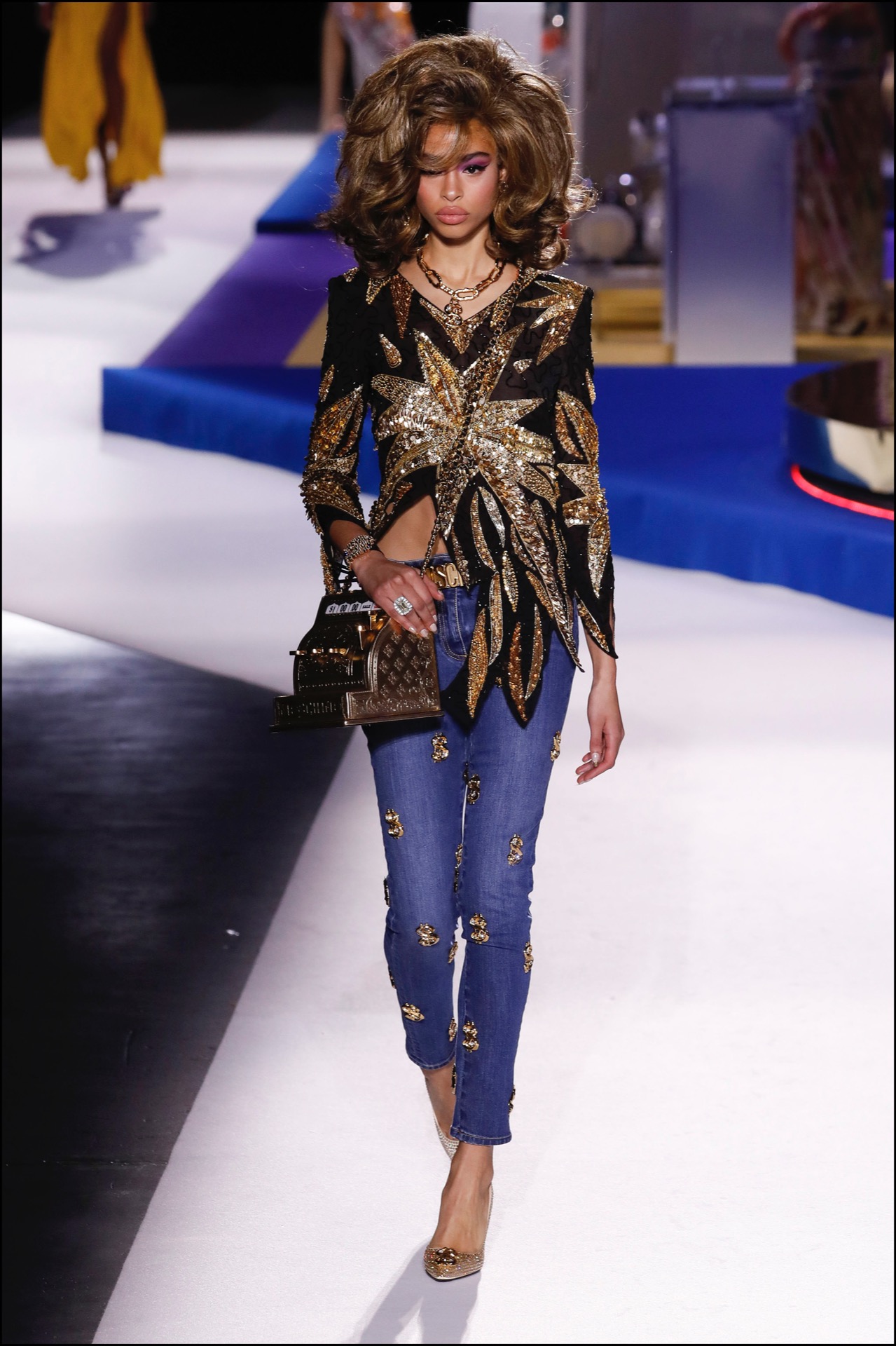DÈfilÈ Moschino "Collection PrÍt-‡-Porter Automne-Hiver 2019/2020" lors de la Fashion Week de Milan (MLFW), le 22 fÈvrier 2019. Moschino Fashion Show "Ready-to-Wear Fall-Winter 2019/2020" at Milan Fashion Week, February 22nd, 2019.