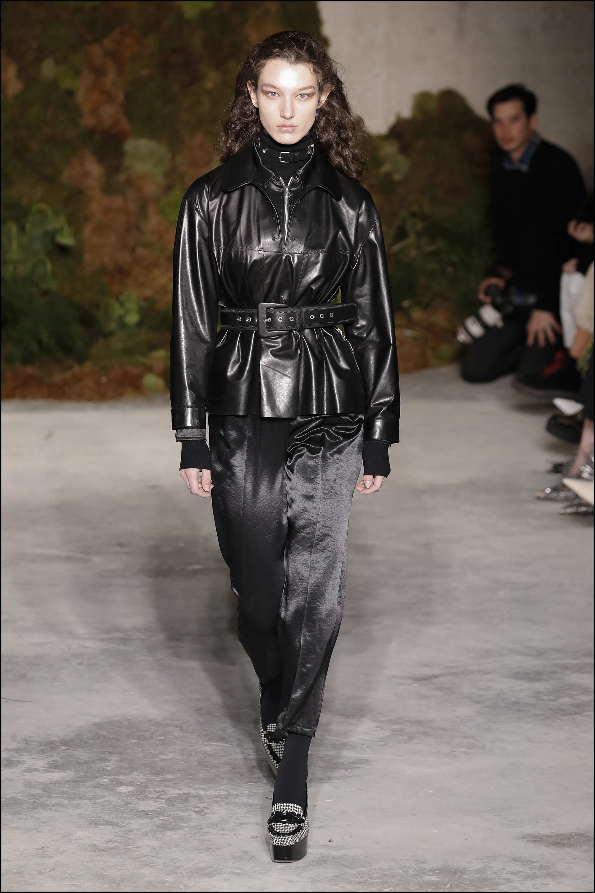 DÈfilÈ de mode prÍt-‡-porter Automne-Hiver 2019 "Alexa Chung" ‡ Londres durant la London Fashion Week ( Semaine de la mode ‡ Londres) le 16 FÈvrier 2019 Alexachung Model On Catwalk, Woman Women, London Fashion Week 2019 Ready To Wear For Fall Winter, Defile, Fashion Show Runway Collection, Pret A Porter, PAP, Modelwear, Modeschau Laufsteg Autumn Herbst England, Great Britain, Model, Fashion Show, Runway, Catwalk, Style, Look,