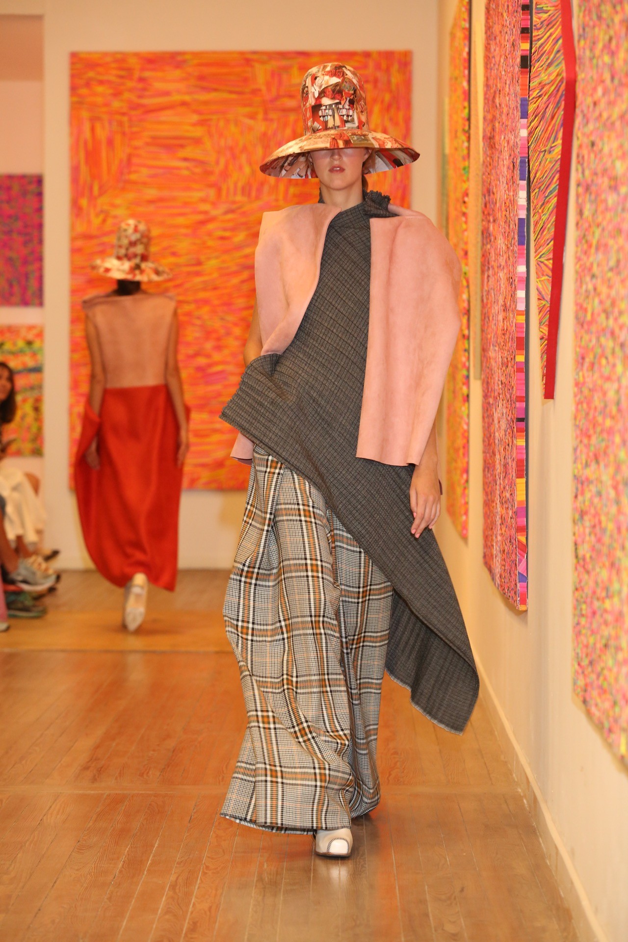 #PARA TI - MIN AGOSTINI DESFILE - News -03- GENTILEZA MASS