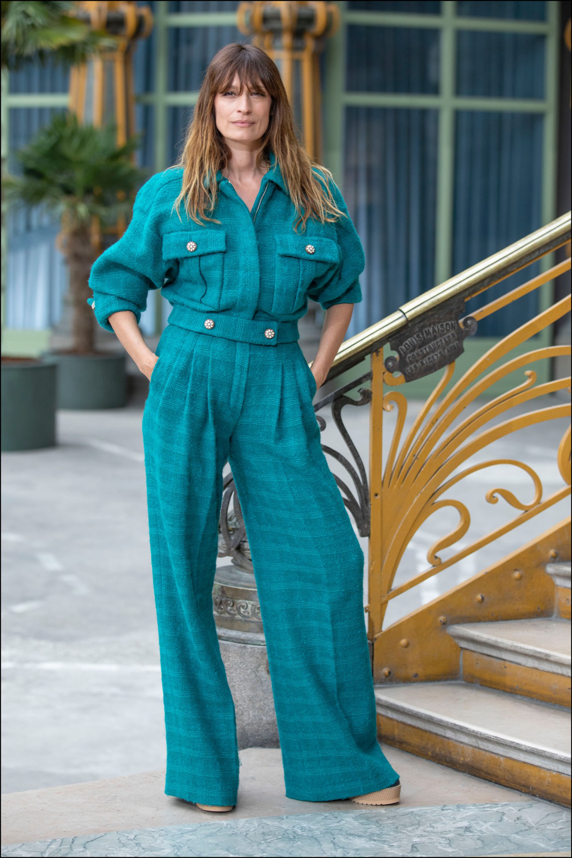 Caroline de Maigret con un mono que le quedaba impecable.