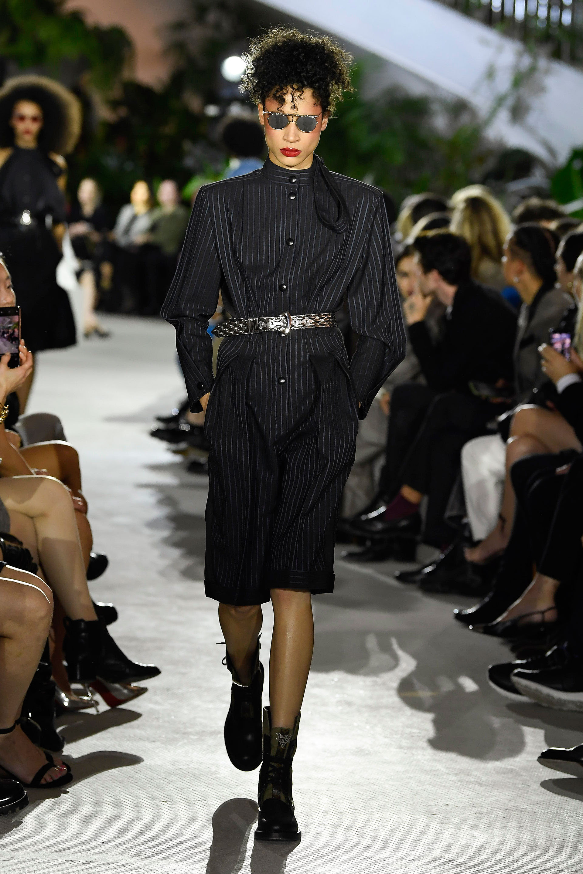 Look negro de punta a punta.