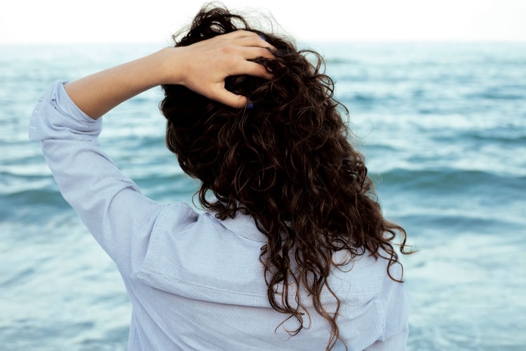 PLAYERAS. El sea salt spray o agua marina arma los rulos u ondas playeras, esas que amamos cuando salimos del mar.