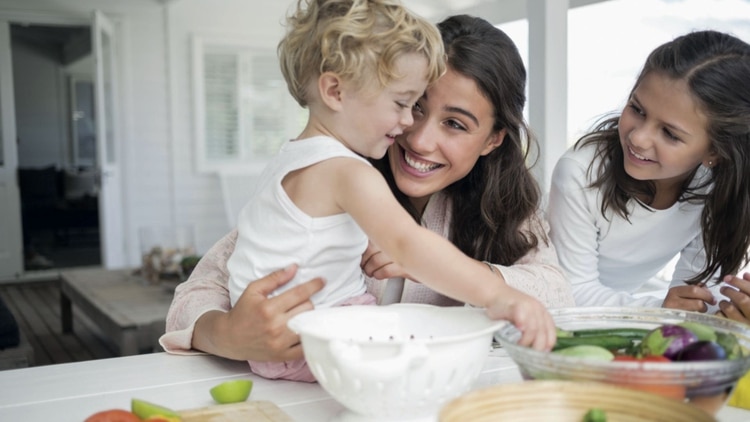 “Los pilares de esta alimentación no se basan únicamente en la selección de ciertos alimentos, sino en el disfrute, el placer y el poder compartirlos en familia”. Licenciada en Nutrición Laura Romano