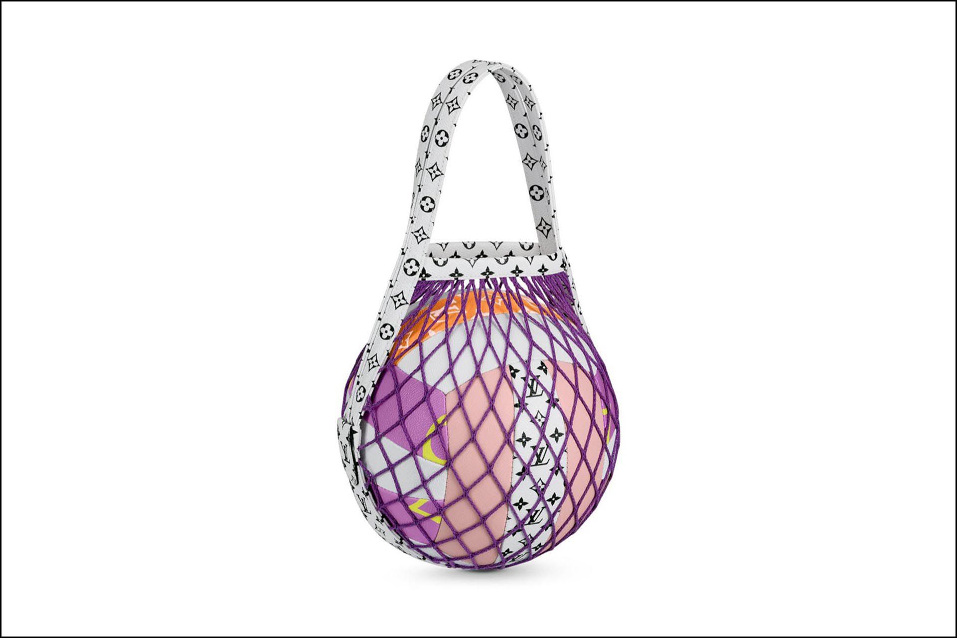 Louis Vuitton presentó este equipo de voleibol para llevar a la playa.
